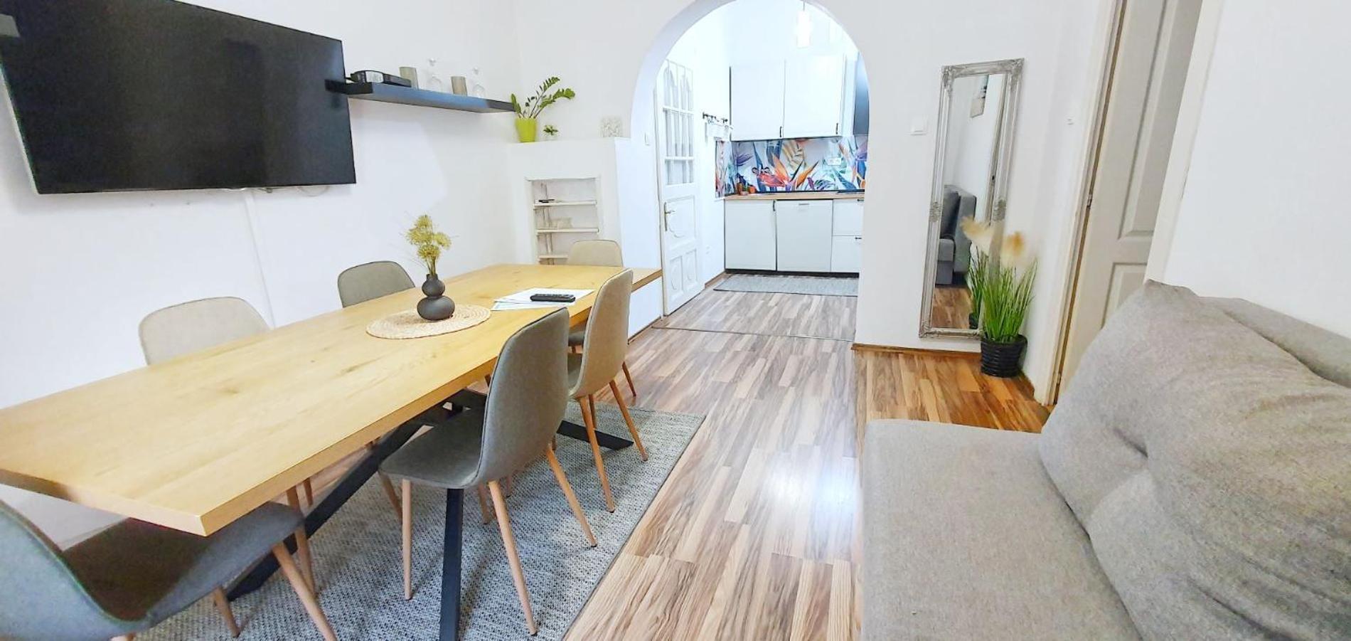 Dora Holiday House & Apartments Keszthely Extérieur photo