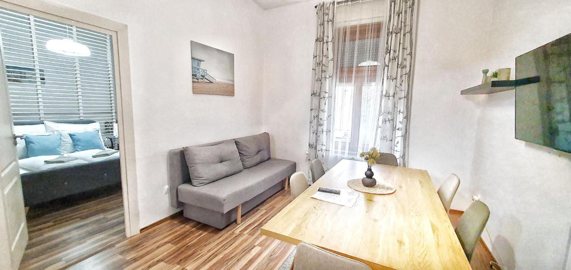 Dora Holiday House & Apartments Keszthely Extérieur photo