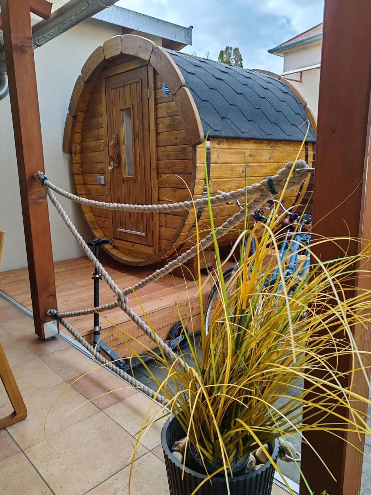 Dora Holiday House & Apartments Keszthely Extérieur photo