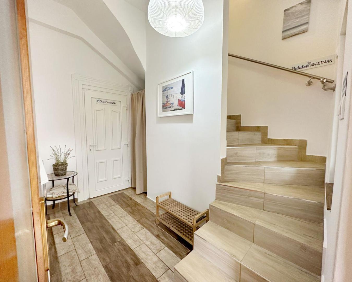 Dora Holiday House & Apartments Keszthely Extérieur photo