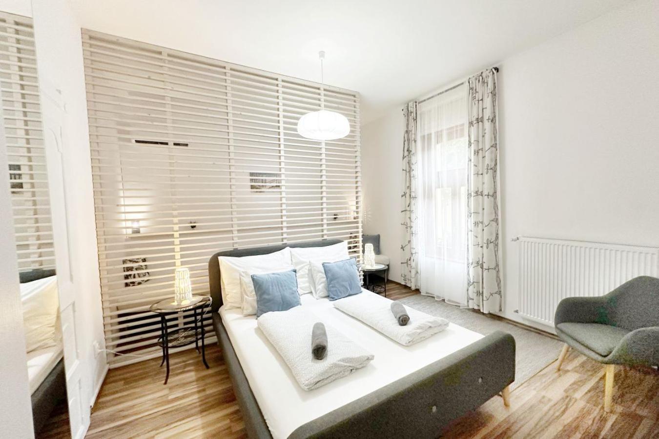 Dora Holiday House & Apartments Keszthely Extérieur photo