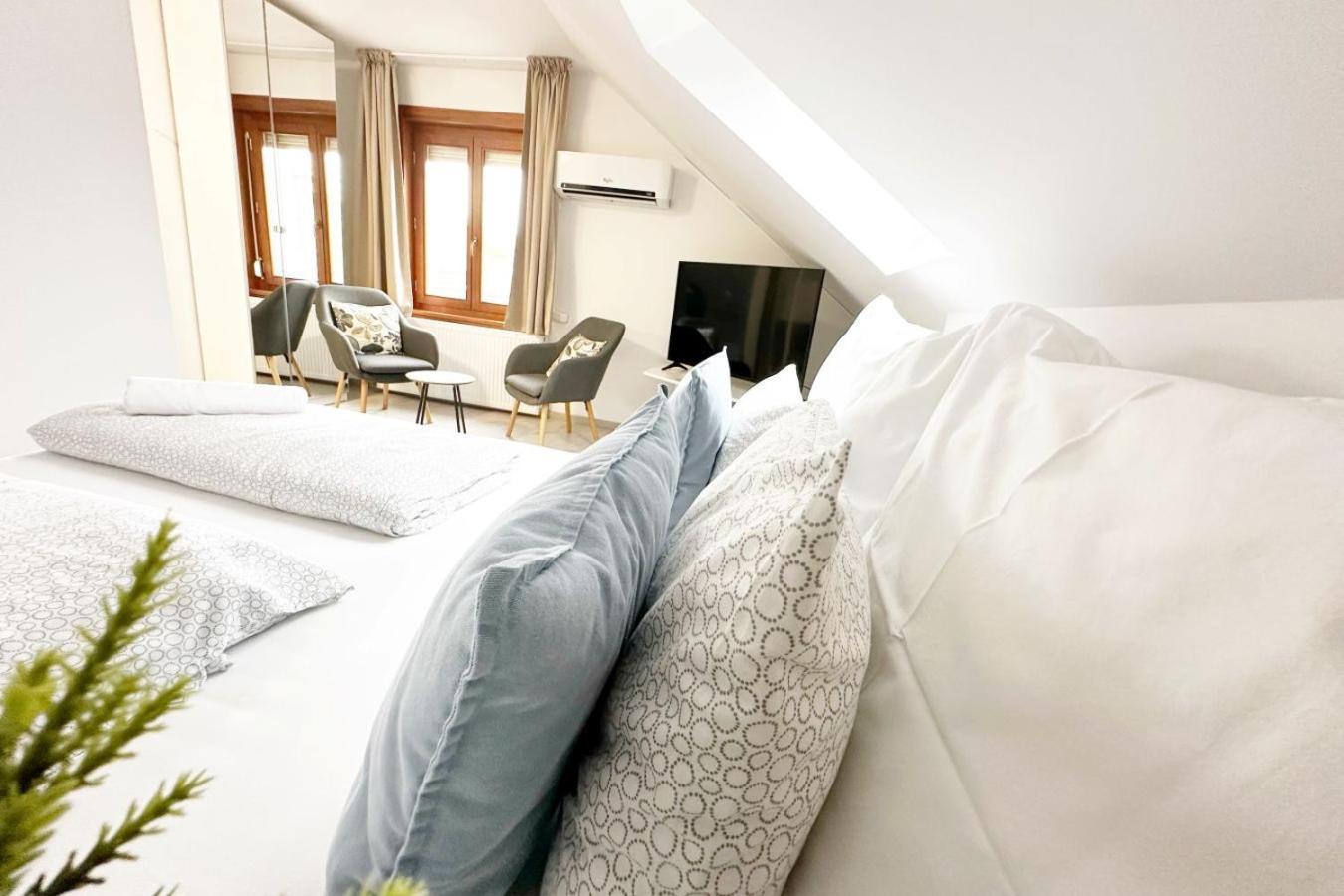 Dora Holiday House & Apartments Keszthely Extérieur photo
