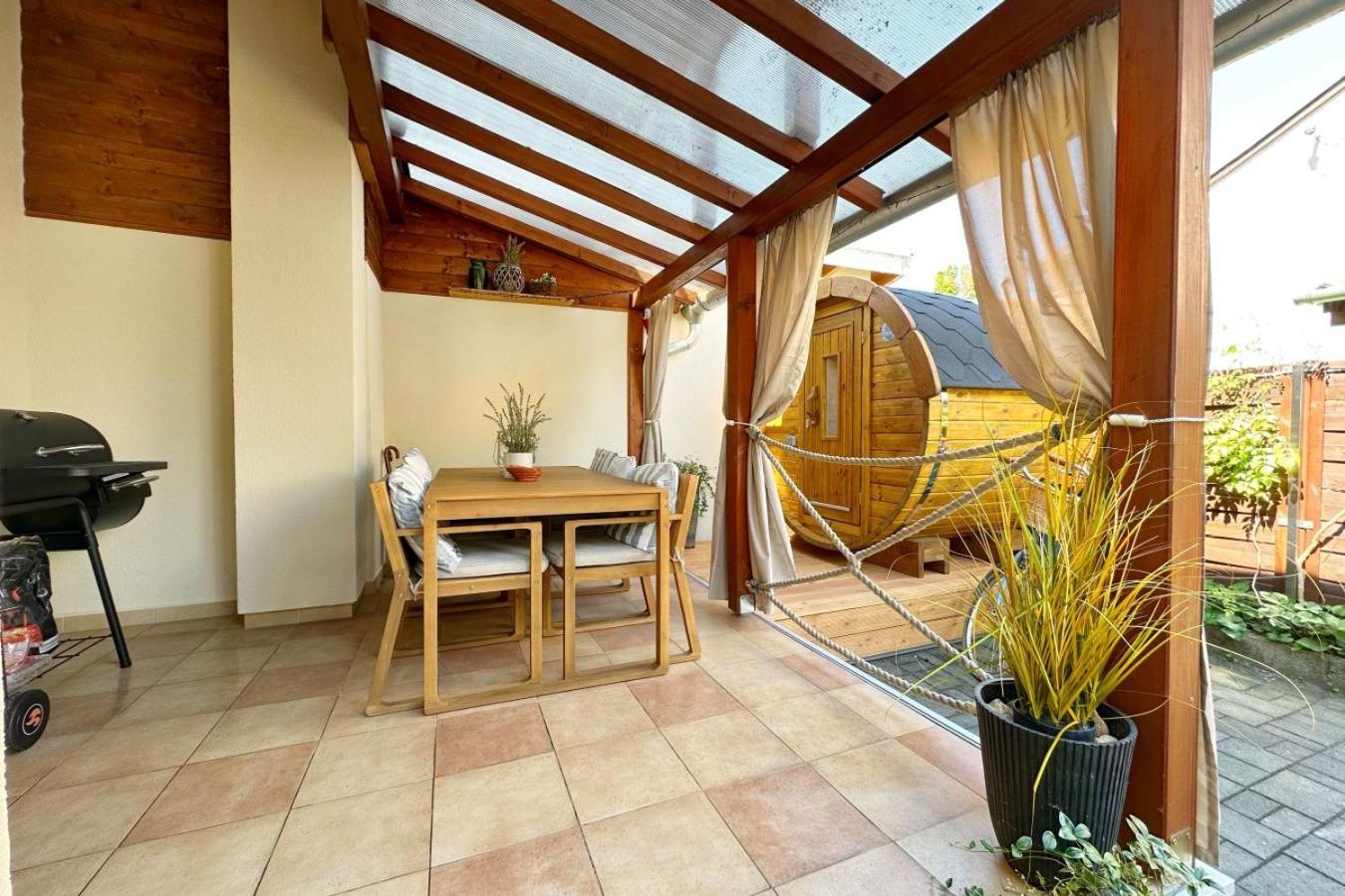 Dora Holiday House & Apartments Keszthely Extérieur photo
